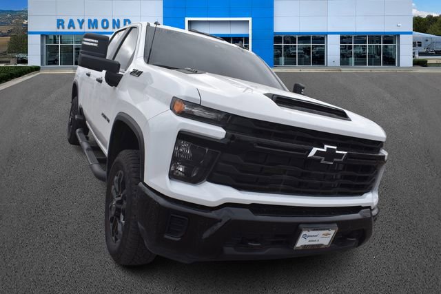 Used 2025 Chevrolet Silverado 2500 Custom w/ Custom Value Package image 9