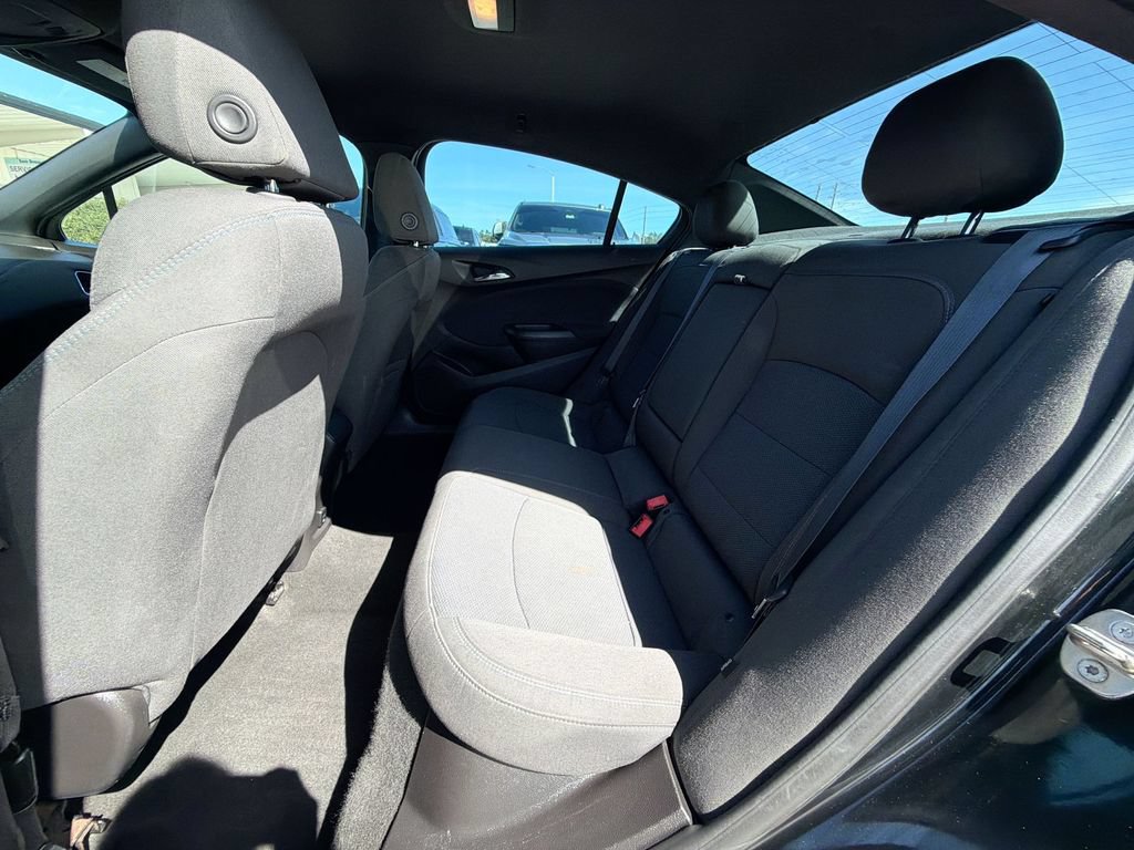 Used 2017 Chevrolet Cruze LT w/ Convenience Package FWD image 15