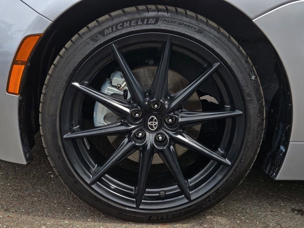 Used 2024 Toyota GR86 Premium image 9