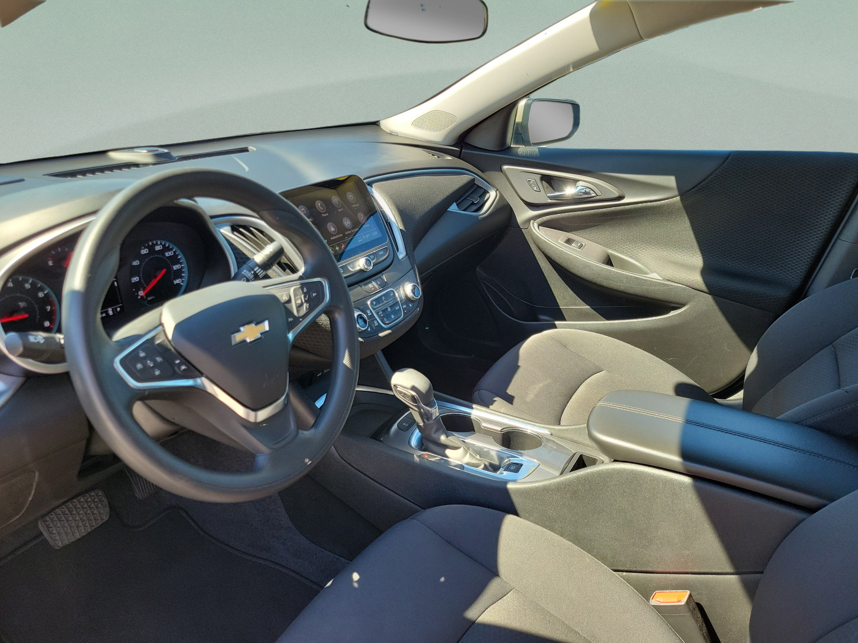 Used 2025 Chevrolet Malibu LT FWD image 16