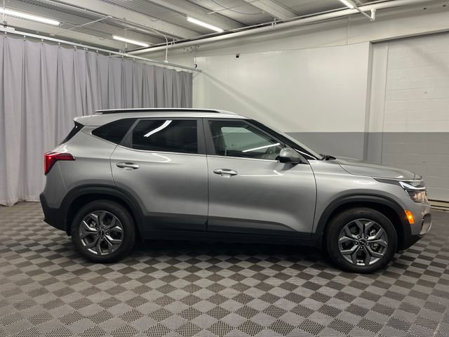 Certified 2024 Kia Seltos S image 4