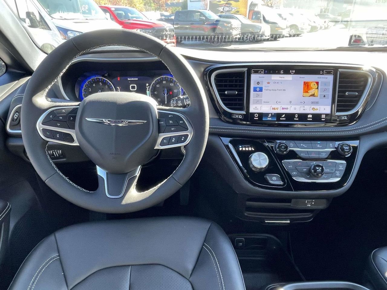 New 2026 Chrysler Pacifica Select FWD image 11