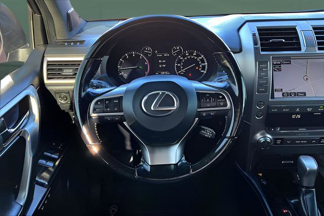 Used 2020 Lexus GX 460 Premium w/ Premium Package image 16