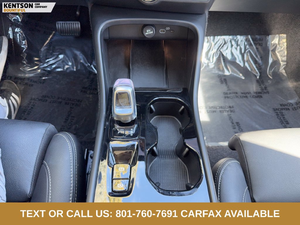 Used 2026 Volvo XC40 B5 Plus AWD/4WD image 21