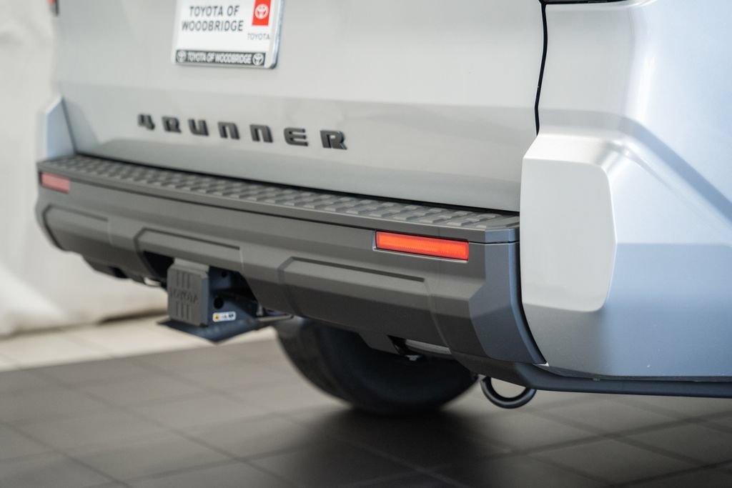 New 2026 Toyota 4Runner SR5 AWD/4WD image 7