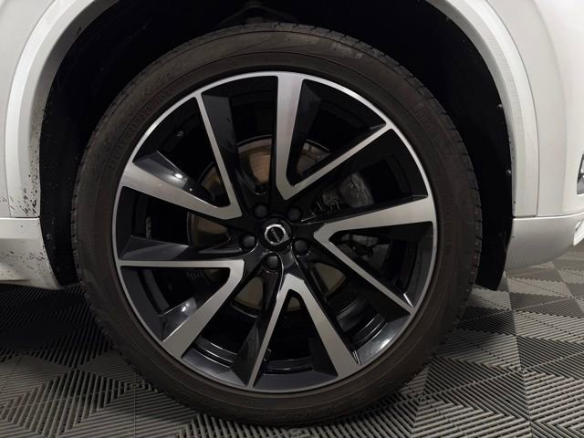 Used 2021 Volvo XC90 T6 Momentum w/ Advanced Package image 12