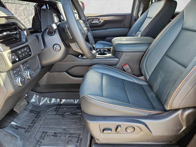 Used 2025 GMC Yukon AT4 AWD/4WD image 16