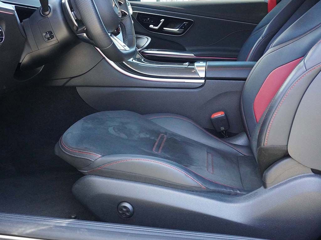 Used 2024 Mercedes-Benz CLE 53 AMG 4MATIC w/ Driver Assistance Package image 26