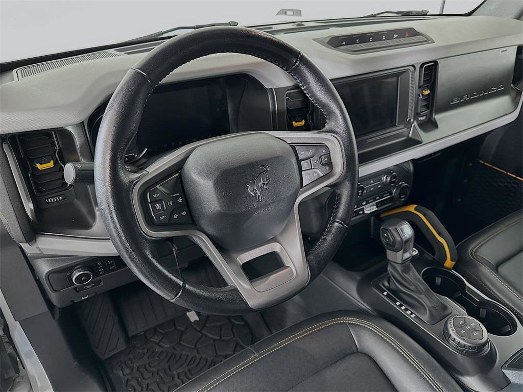 Used 2023 Ford Bronco Badlands image 9