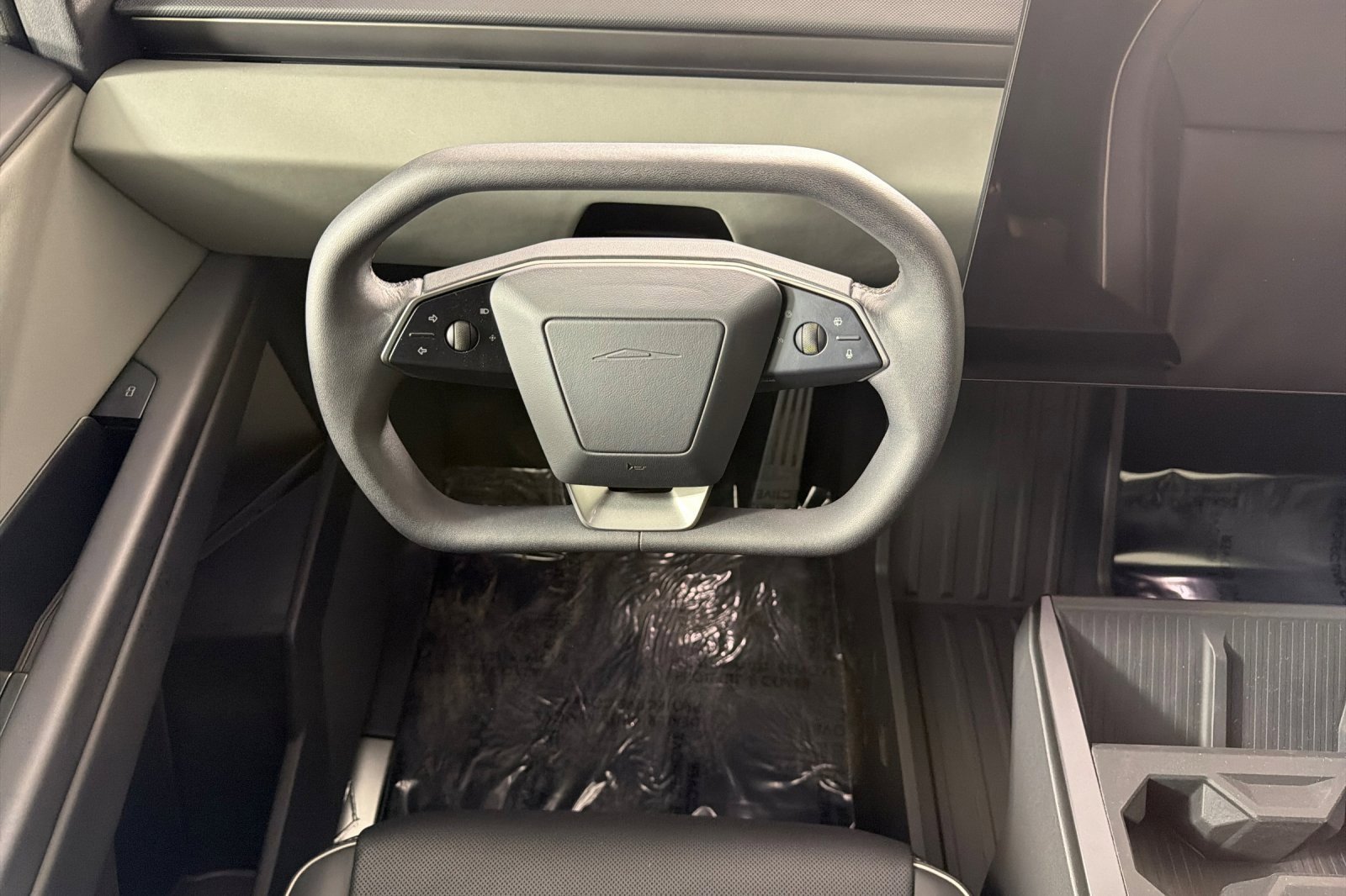 Used 2025 Tesla Cybertruck AWD Crew Cab image 13