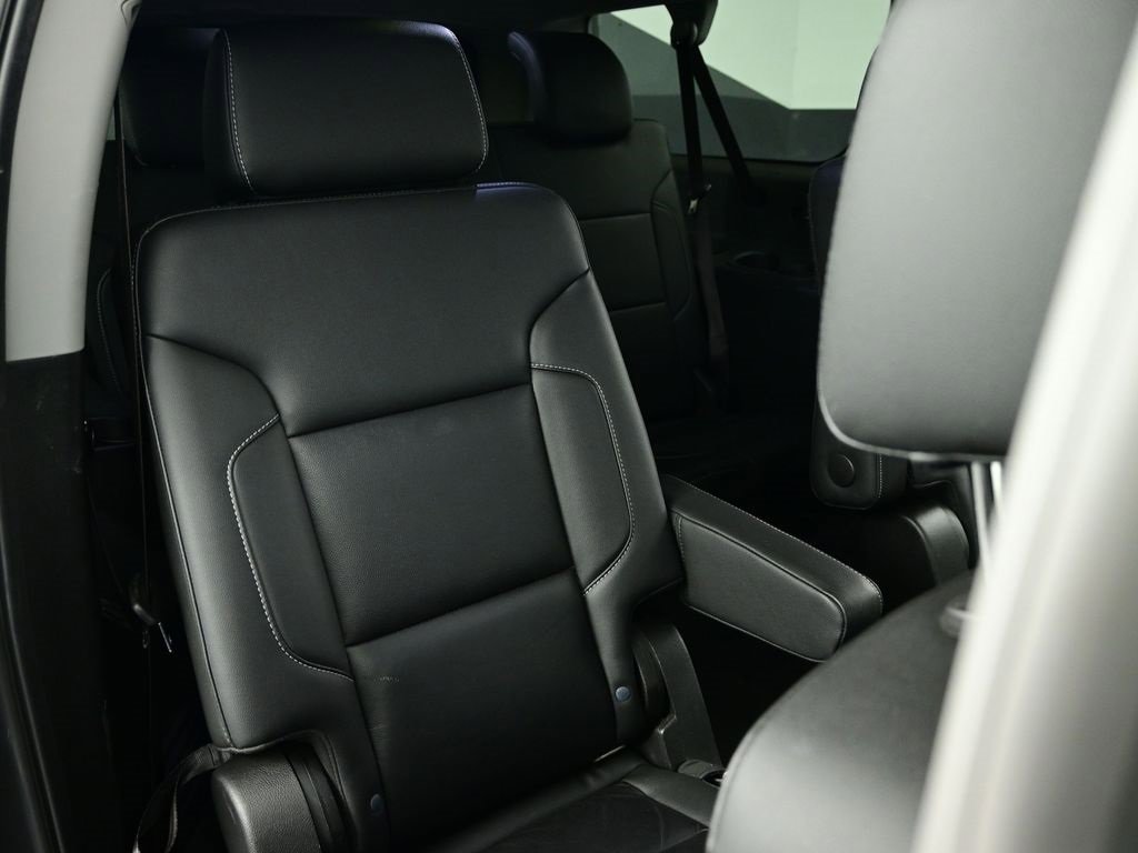 Used 2020 Chevrolet Suburban LT image 35
