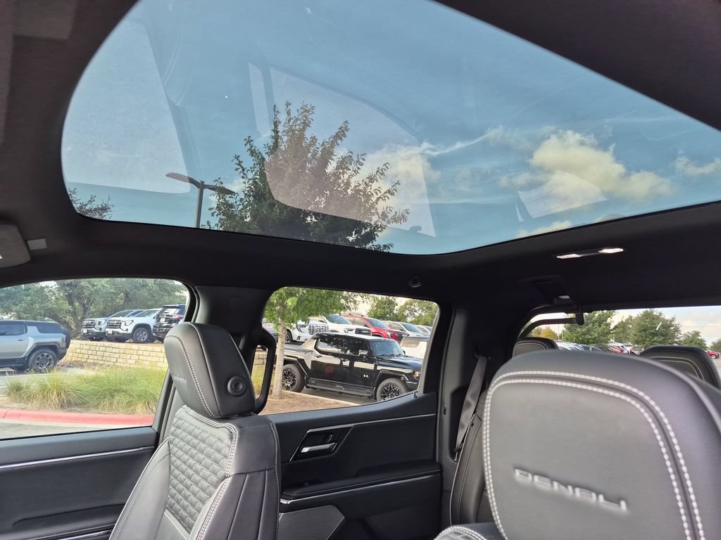 Used 2025 GMC Sierra EV Denali AWD/4WD image 30