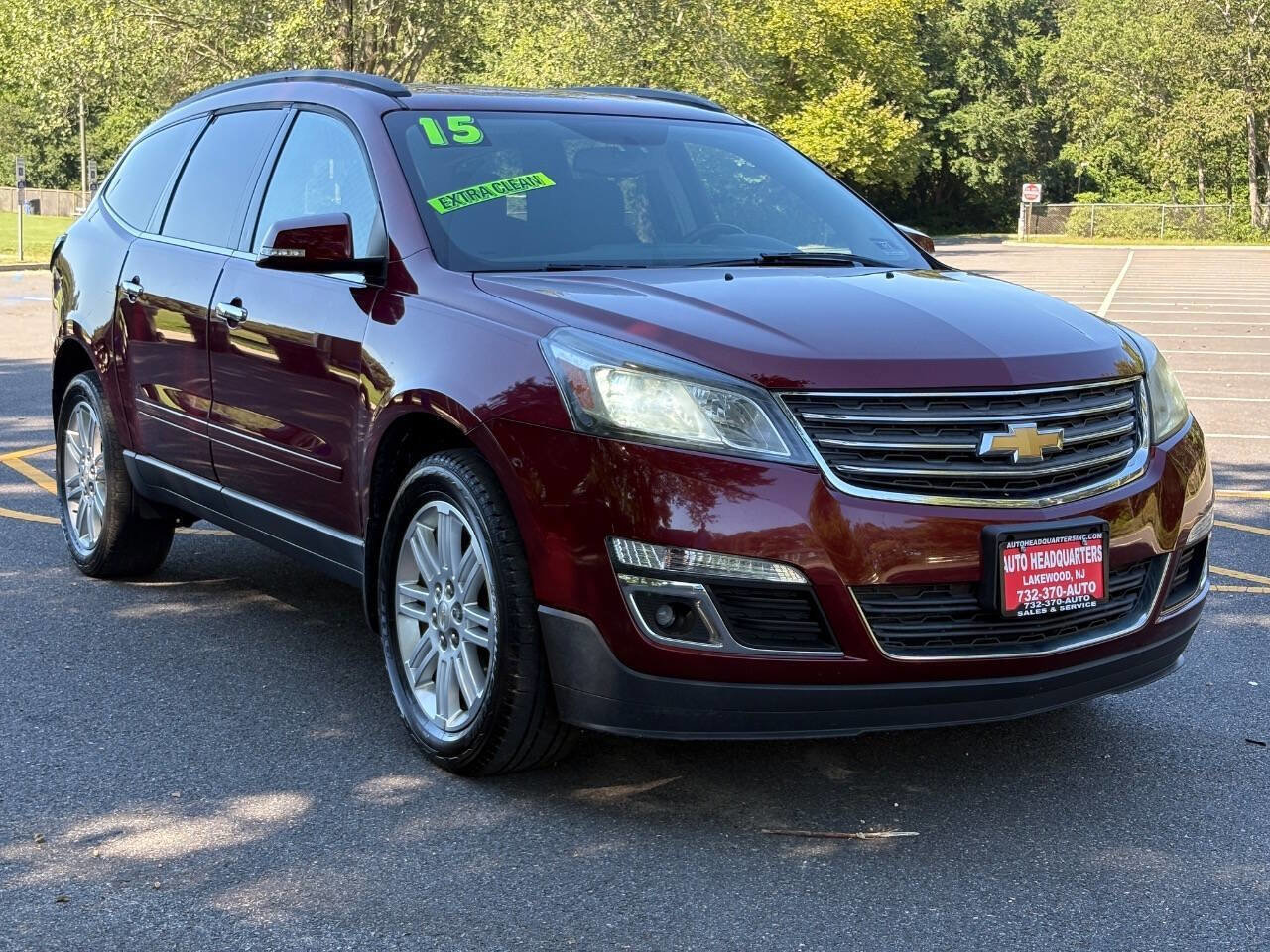 Used 2015 Chevrolet Traverse LT w/ Style and Technology Package AWD/4WD image 3