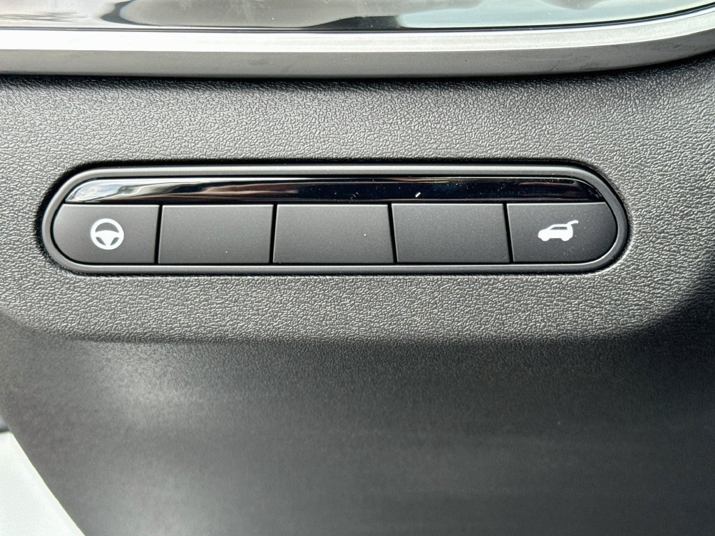 Used 2027 INFINITI QX60 Luxe w/ Cargo Package FWD image 11