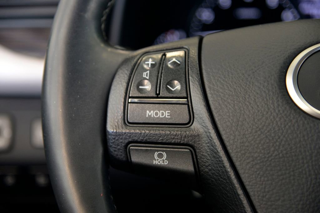 Used 2017 Lexus LS 460 AWD w/ Comfort Package image 23