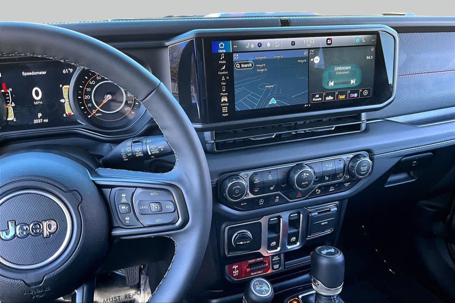 Used 2025 Jeep Wrangler Rubicon AWD/4WD image 6