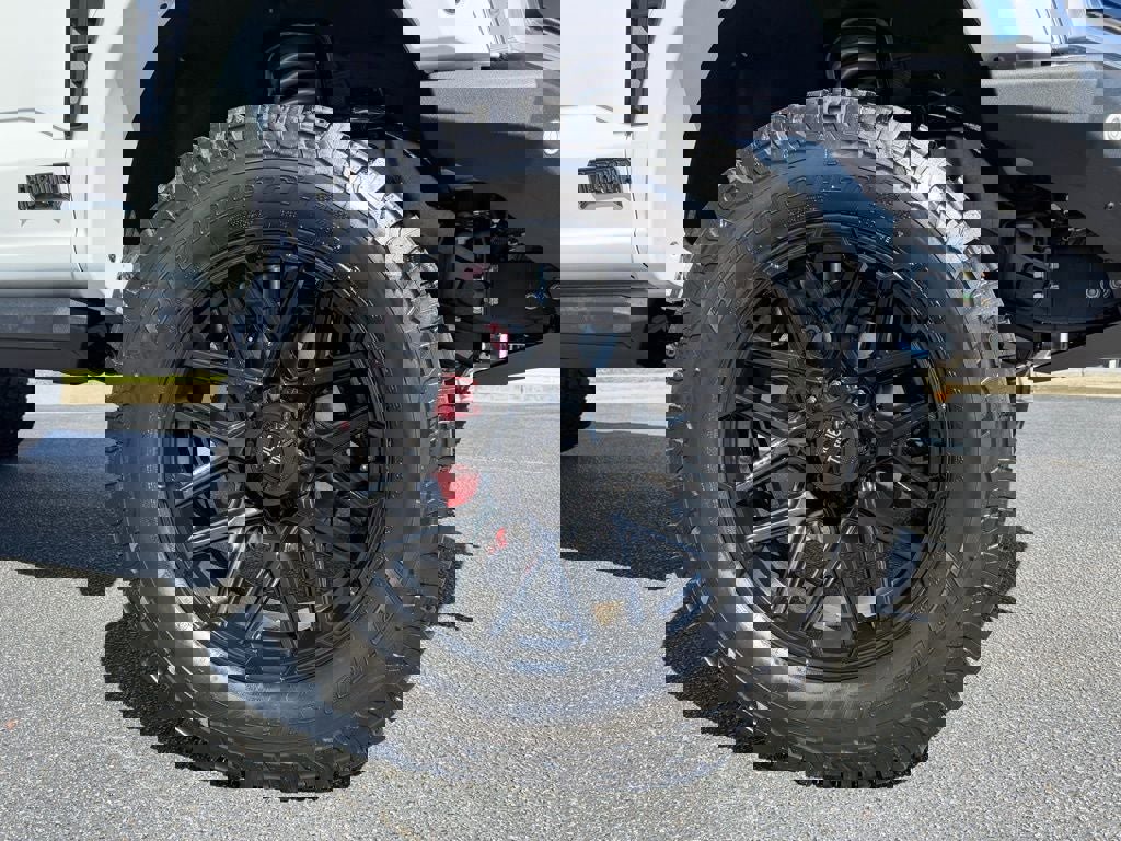 New 2026 Ford F250 Lariat w/ Black Appearance Package image 16