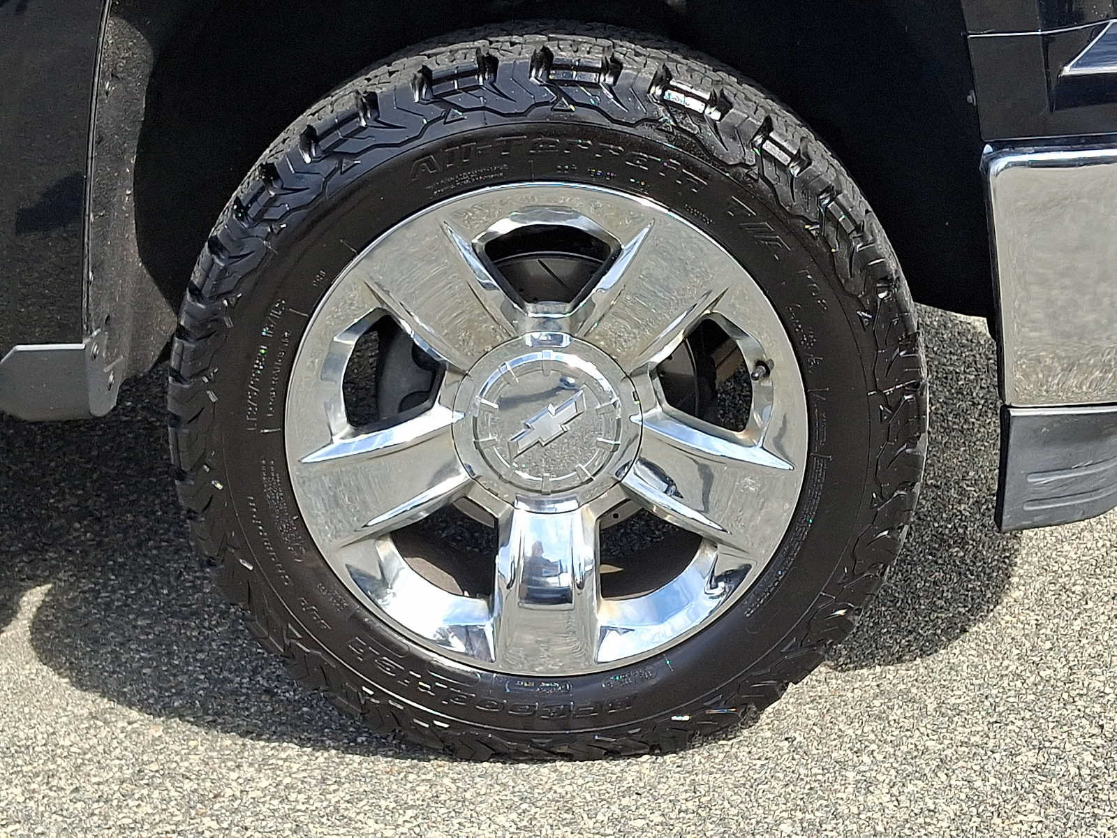 Used 2014 Chevrolet Silverado 1500 LTZ Z71 w/ LTZ Plus Package AWD/4WD image 8