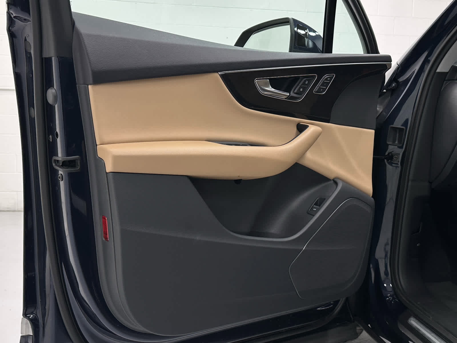 Used 2023 Audi Q7 2.0T Premium w/ Convenience Package image 25