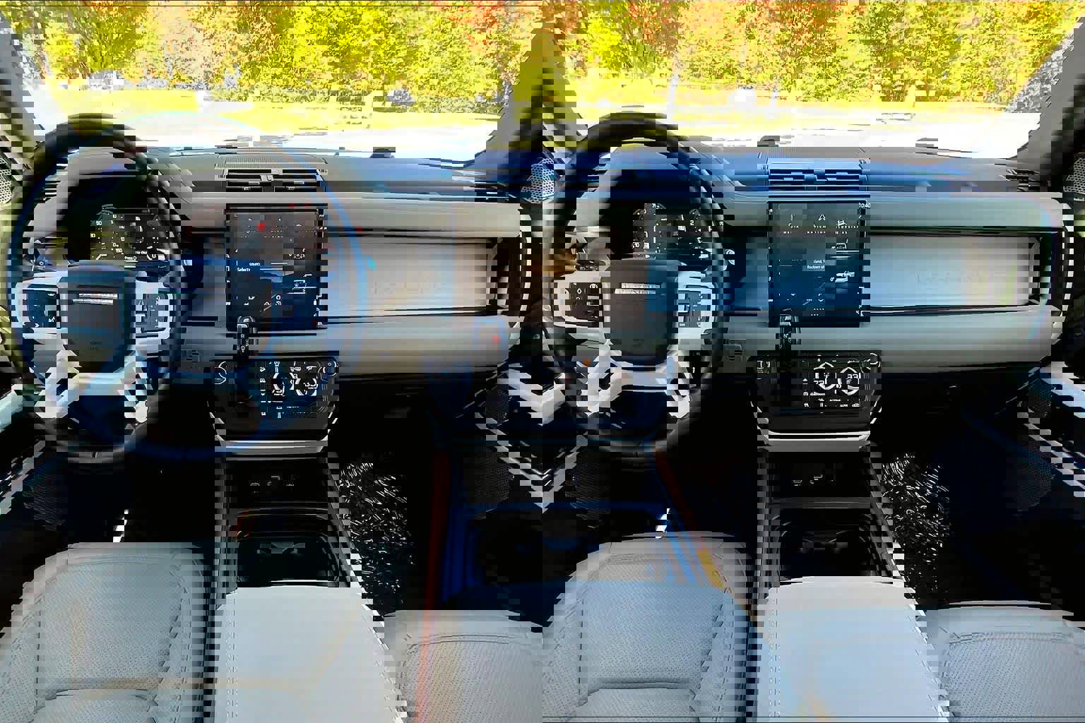 Used 2024 Land Rover Defender 130 S image 13