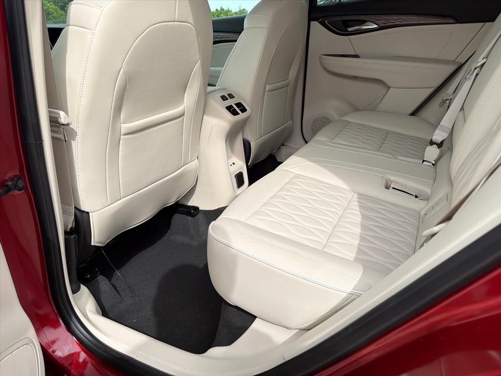 Used 2023 Buick Envision Avenir AWD/4WD image 9
