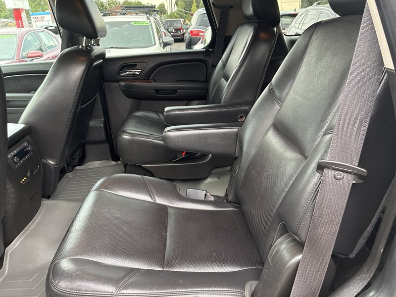 Used 2014 Chevrolet Tahoe LTZ AWD/4WD image 28