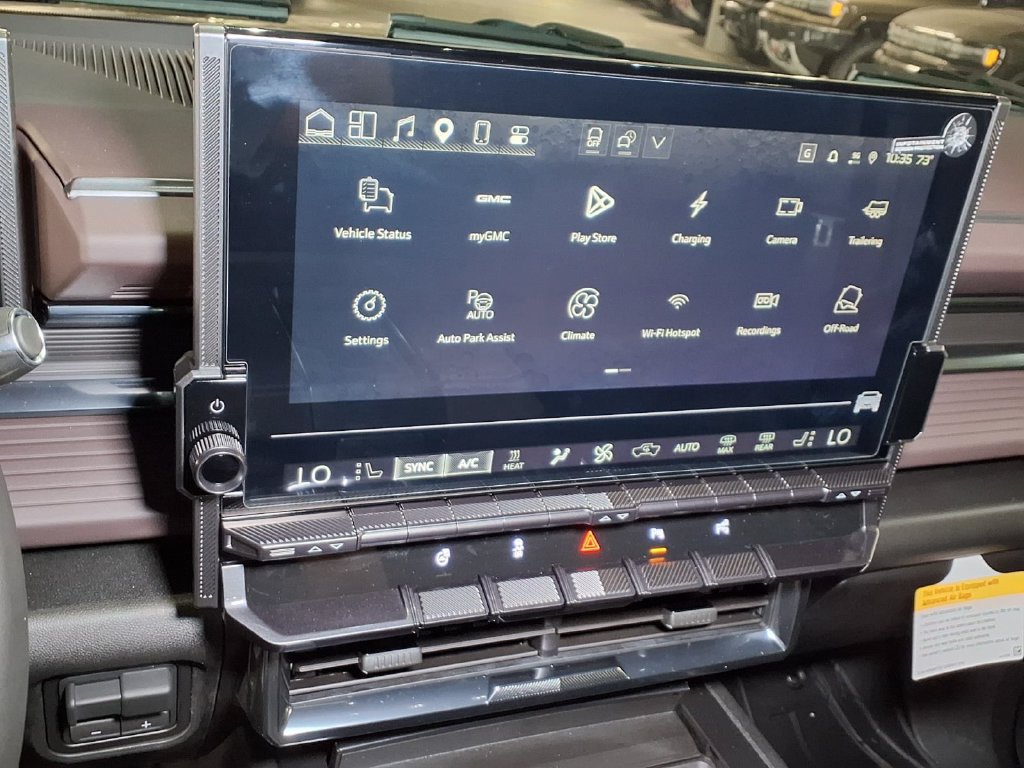 New 2026 GMC Hummer EV SUV w/ LPO, Dark Essentials Package AWD/4WD image 18