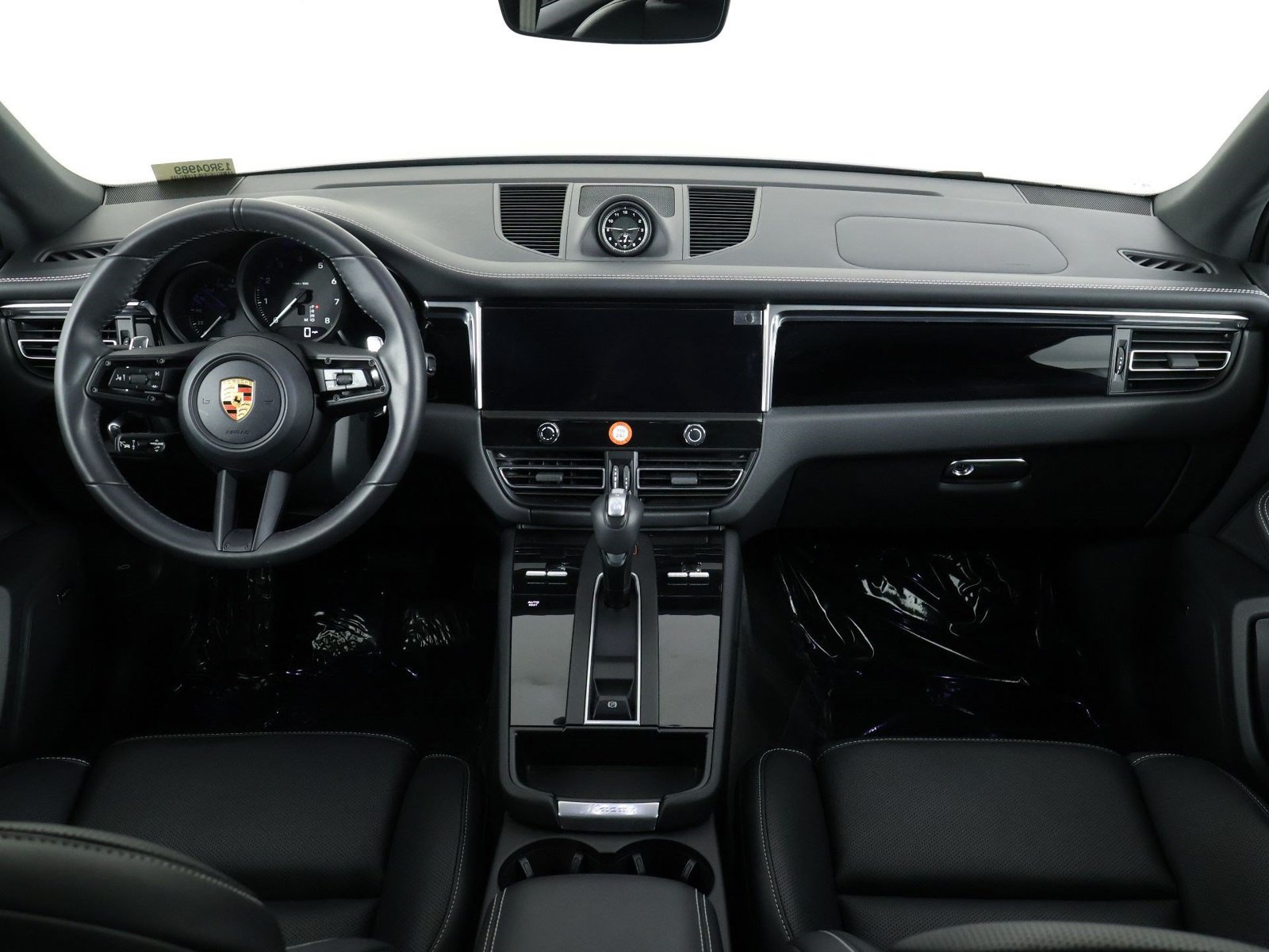 Certified 2026 Porsche Macan AWD/4WD image 11