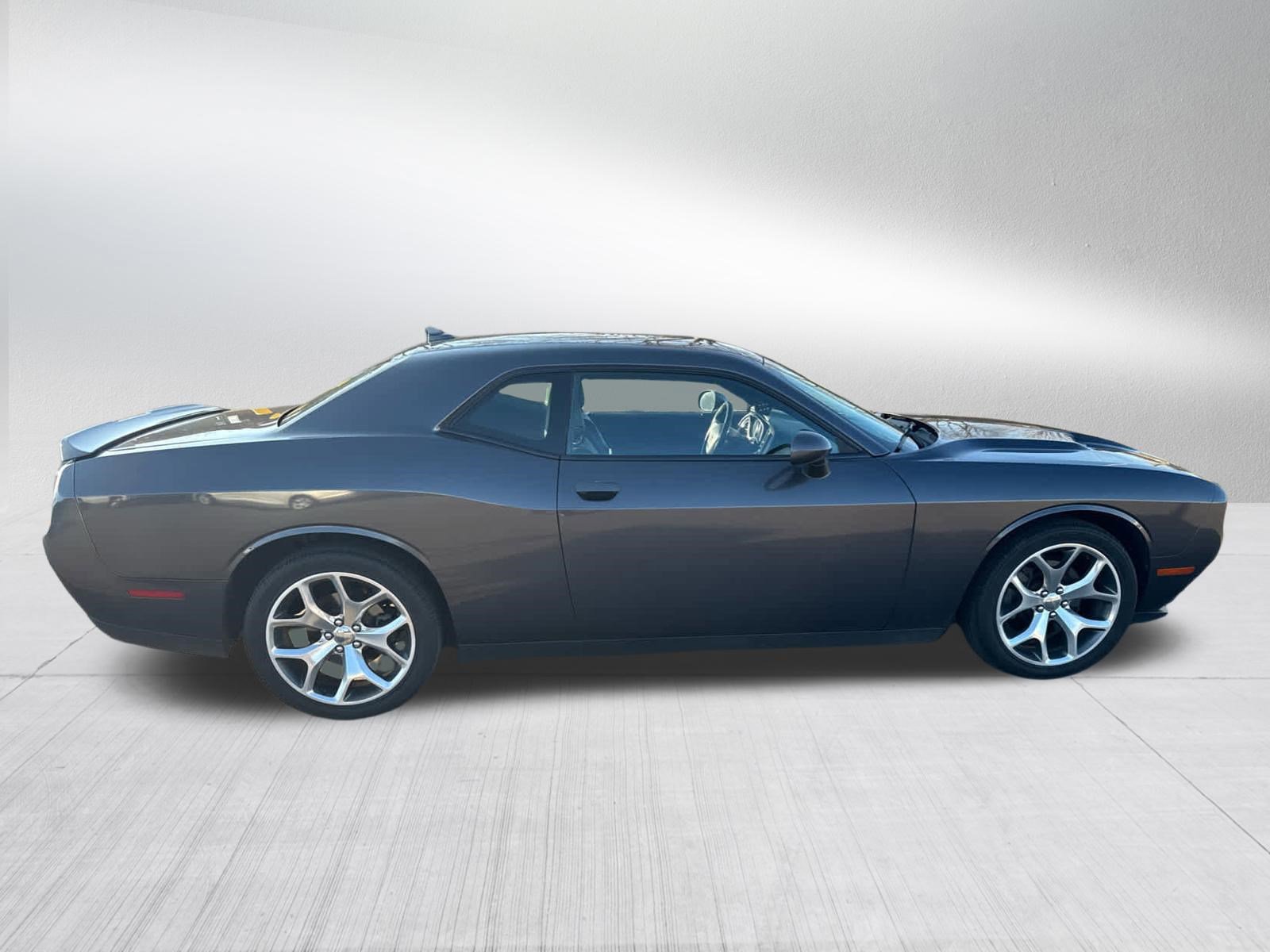 Used 2016 Dodge Challenger SXT Plus image 5
