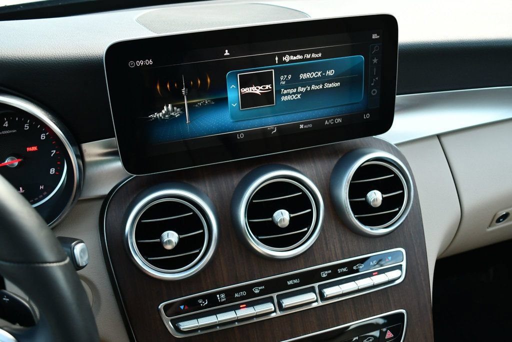 Used 2019 Mercedes-Benz C 300 4MATIC Sedan image 53