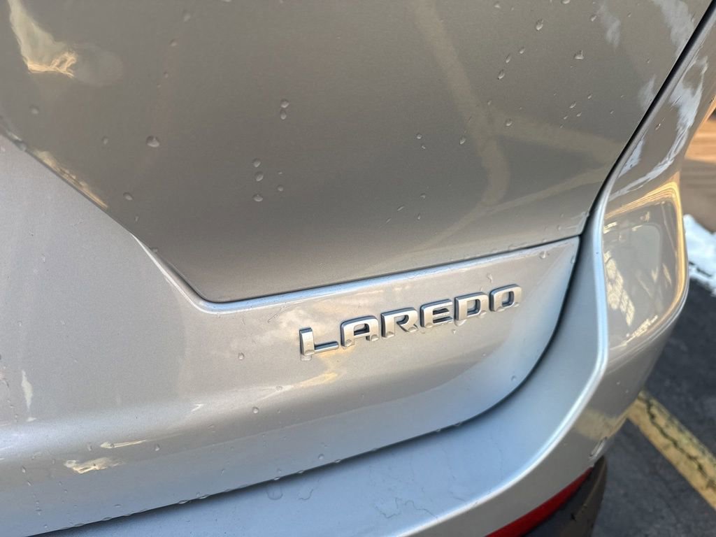 New 2025 Jeep Grand Cherokee L Laredo image 13