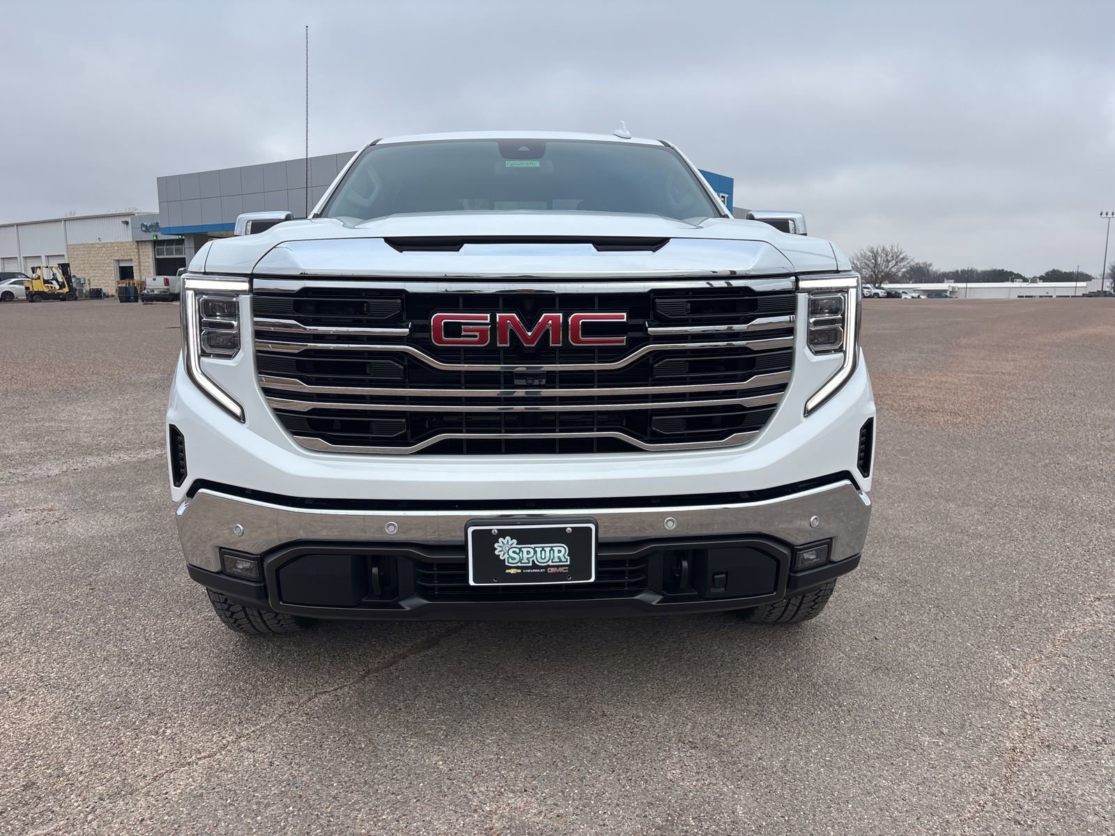 New 2026 GMC Sierra 1500 SLT image 9