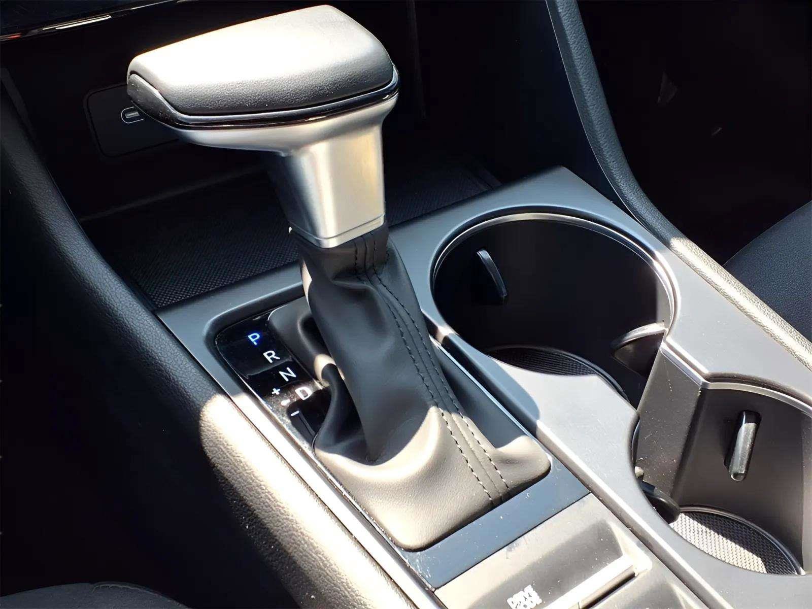 Certified 2025 Hyundai Sonata SE image 18