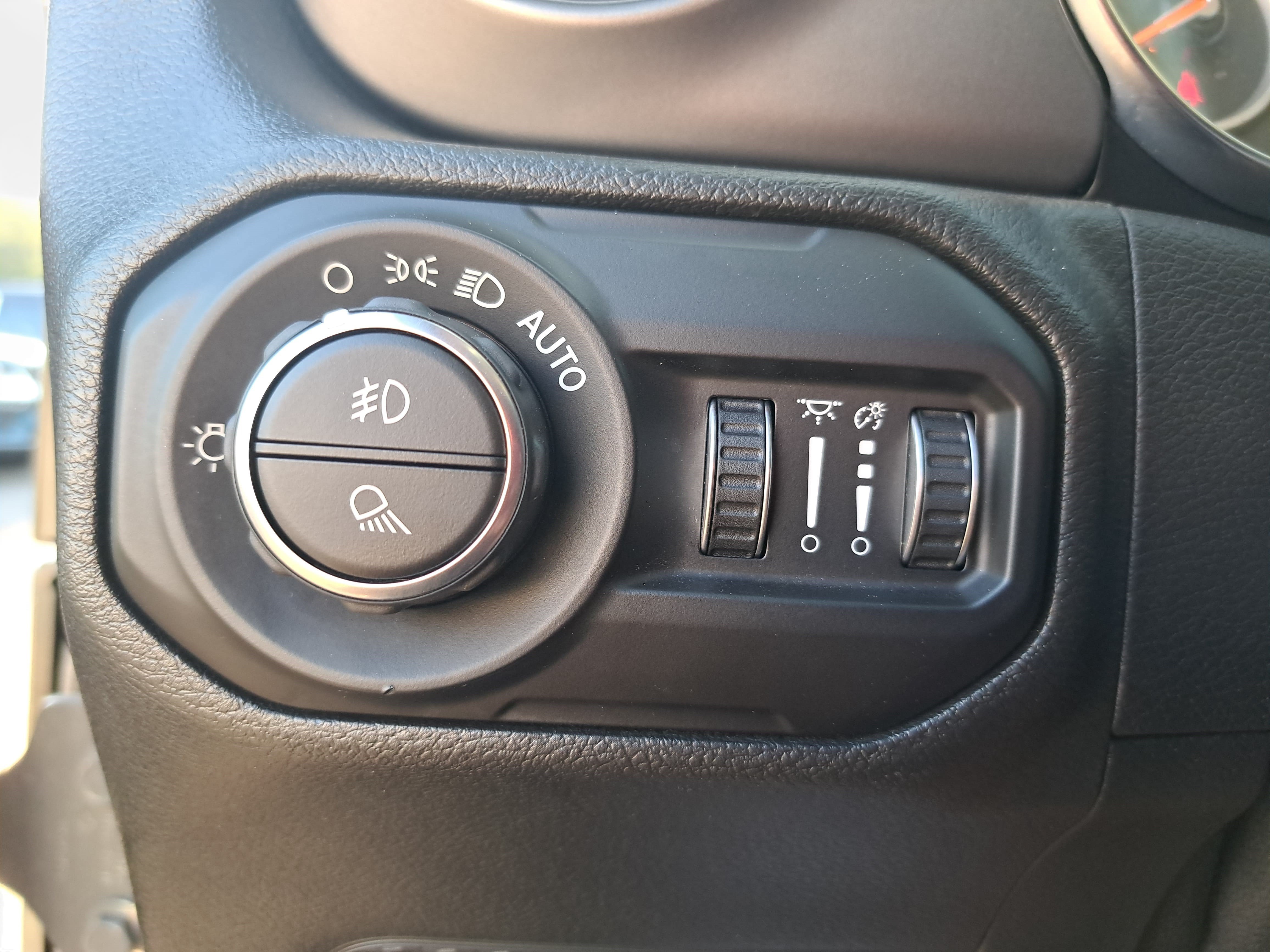 Used 2021 Jeep Gladiator Sport AWD/4WD image 24