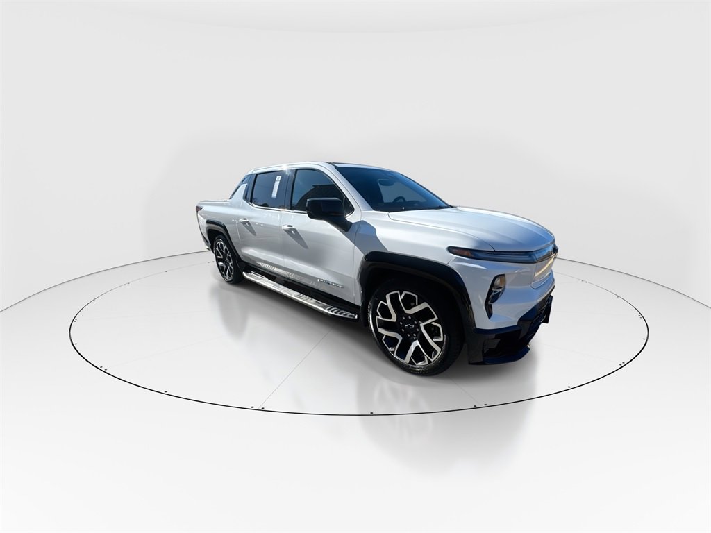 Used 2024 Chevrolet Silverado EV RST image 2