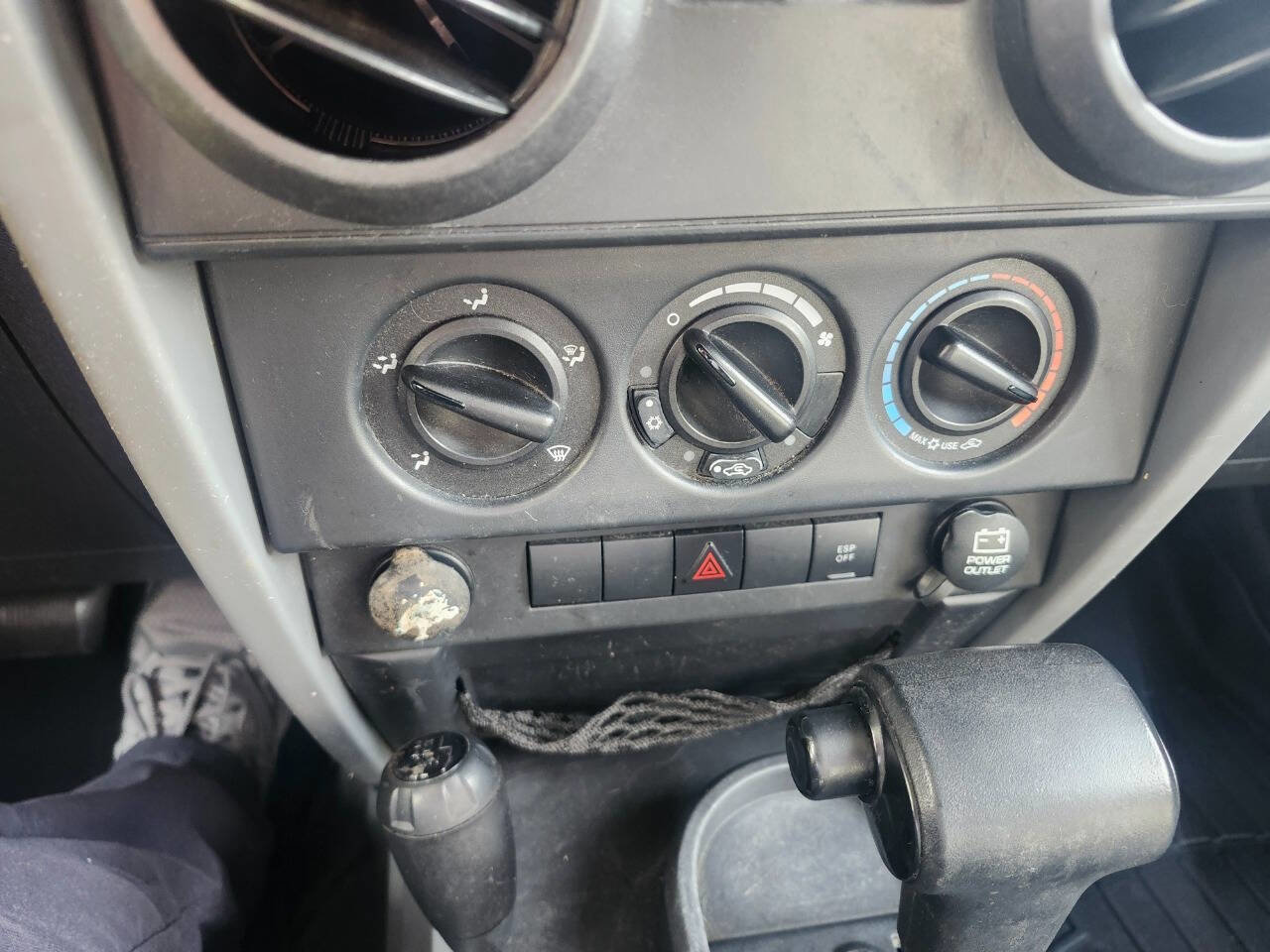 Used 2009 Jeep Wrangler X image 16