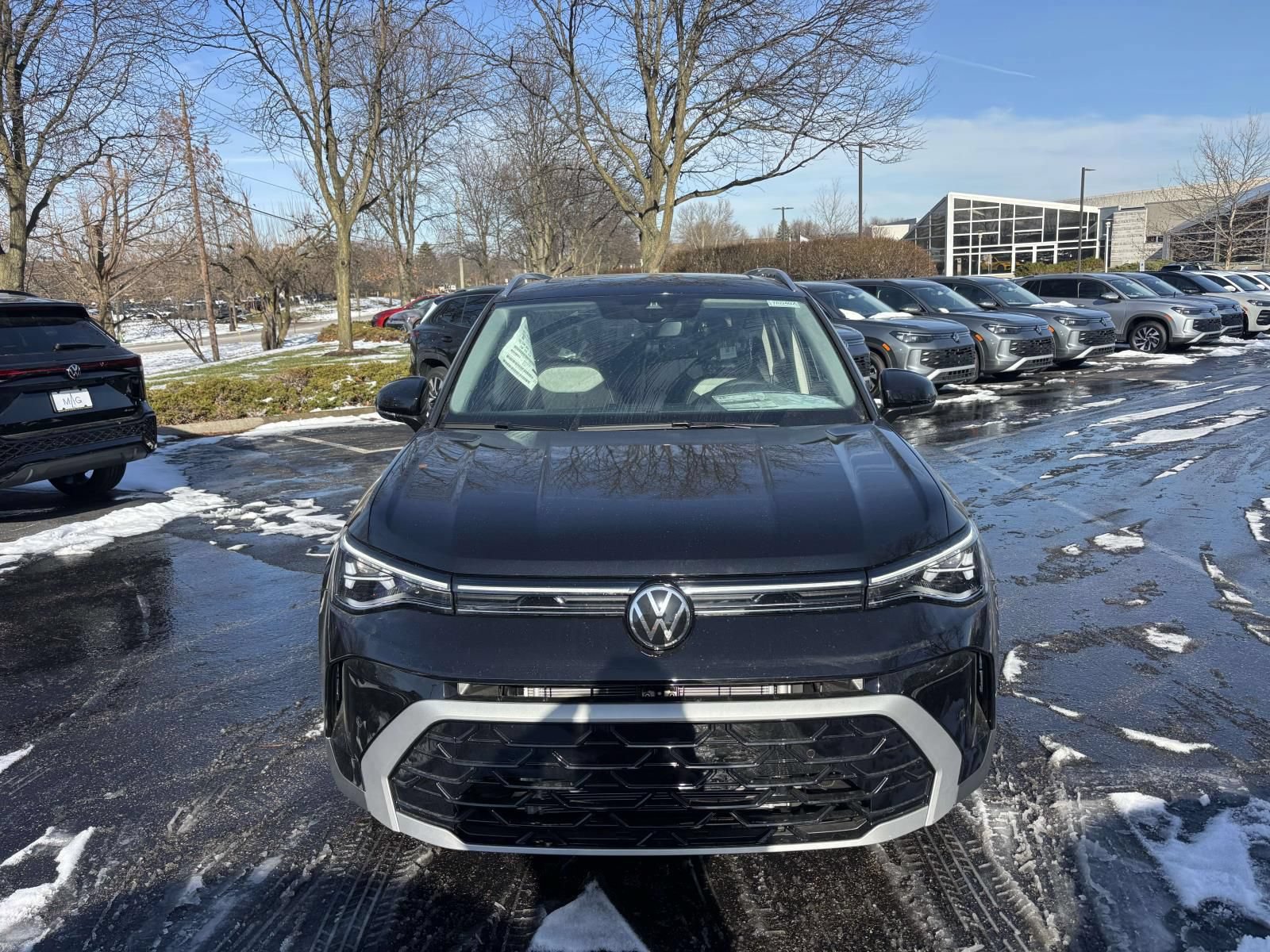 New 2026 Volkswagen Taos SEL AWD/4WD image 2