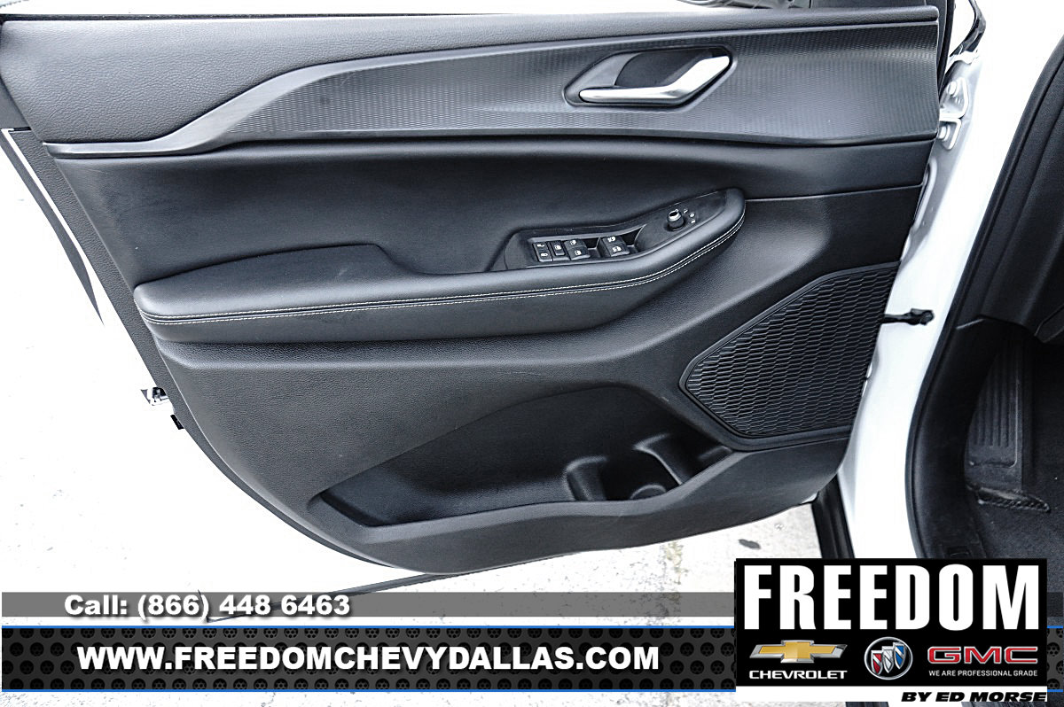 Used 2024 Jeep Grand Cherokee Altitude RWD image 32