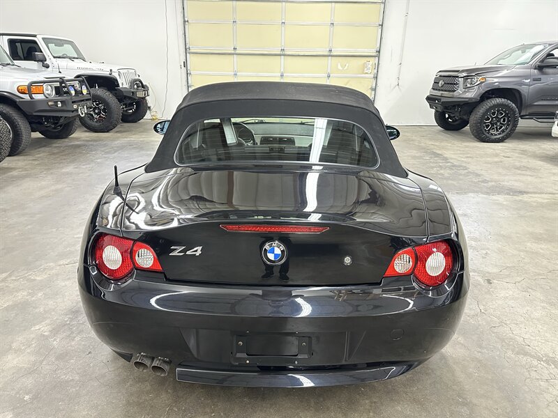 Used 2005 BMW Z4 3.0i RWD image 9