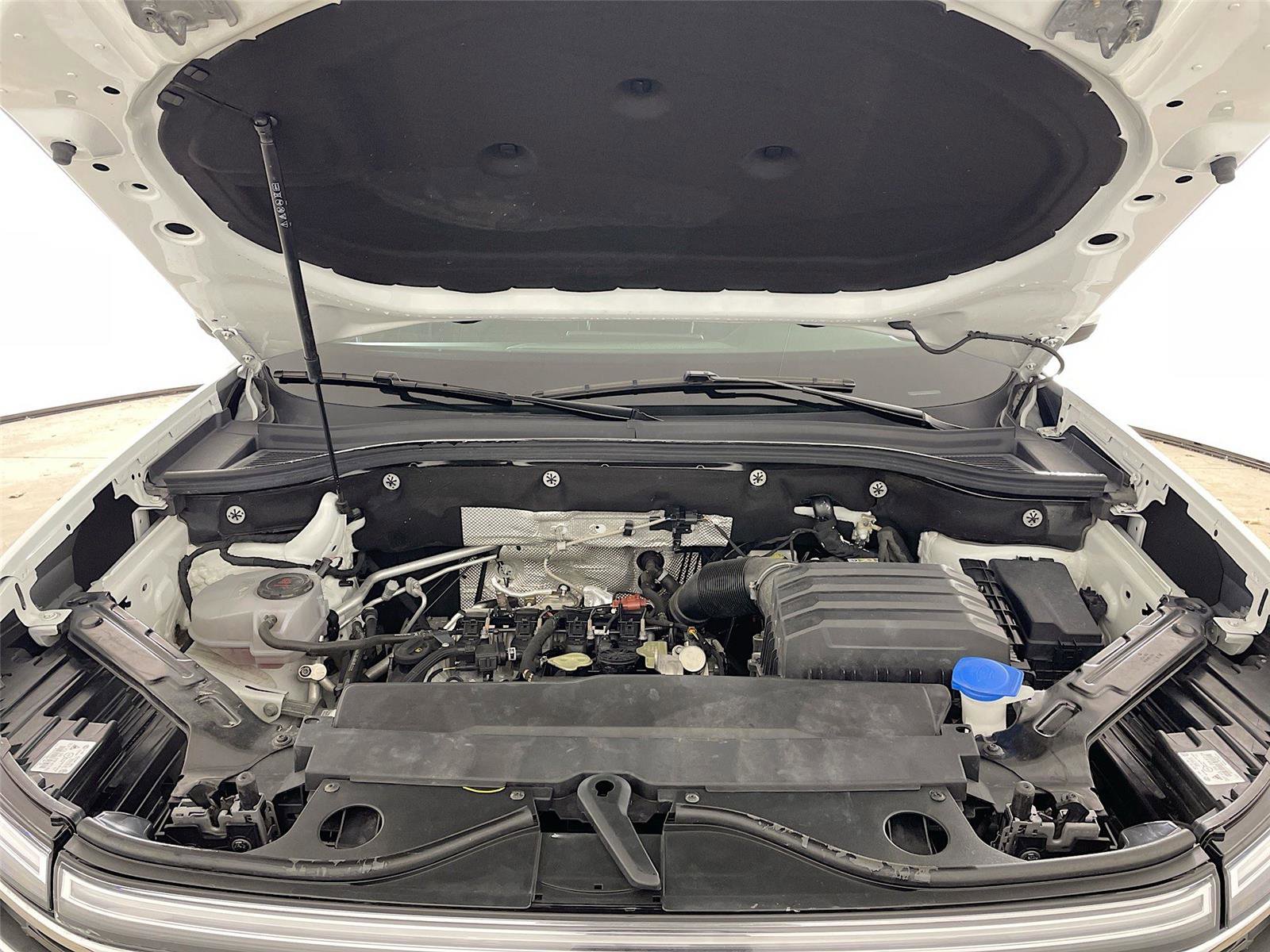 Used 2024 Volkswagen Atlas SE image 31