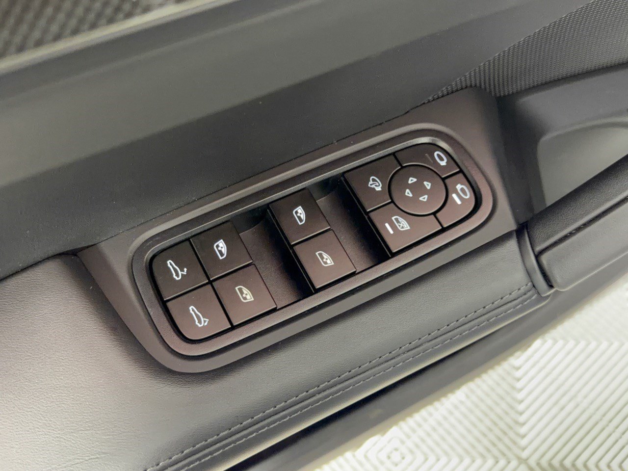 Certified 2024 Porsche Cayenne Turbo GT AWD/4WD image 15