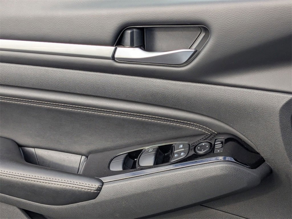 Used 2023 Nissan Altima 2.5 SL image 17