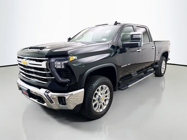 Used 2025 Chevrolet Silverado 2500 LTZ w/ LTZ Premium Package image 3