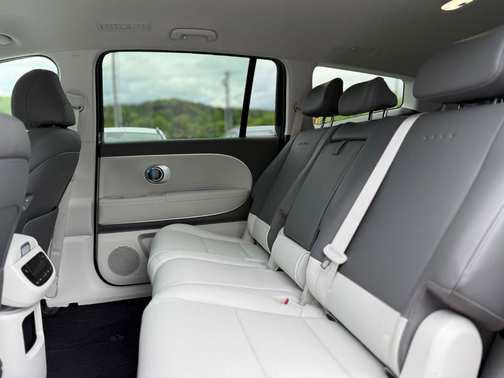 New 2026 Hyundai Ioniq 9 SEL image 11