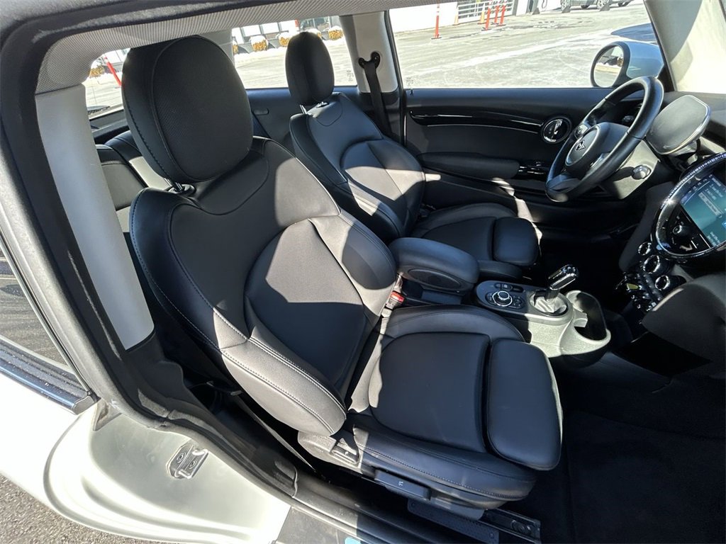 Used 2022 MINI Cooper SE image 23