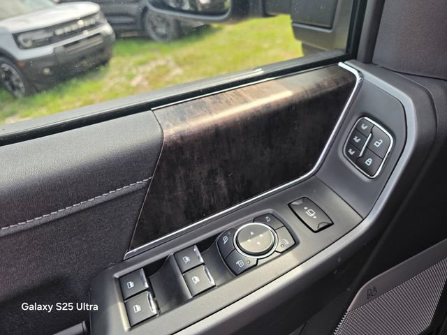 New 2026 Ford F250 Lariat w/ Black Appearance Package AWD/4WD image 32