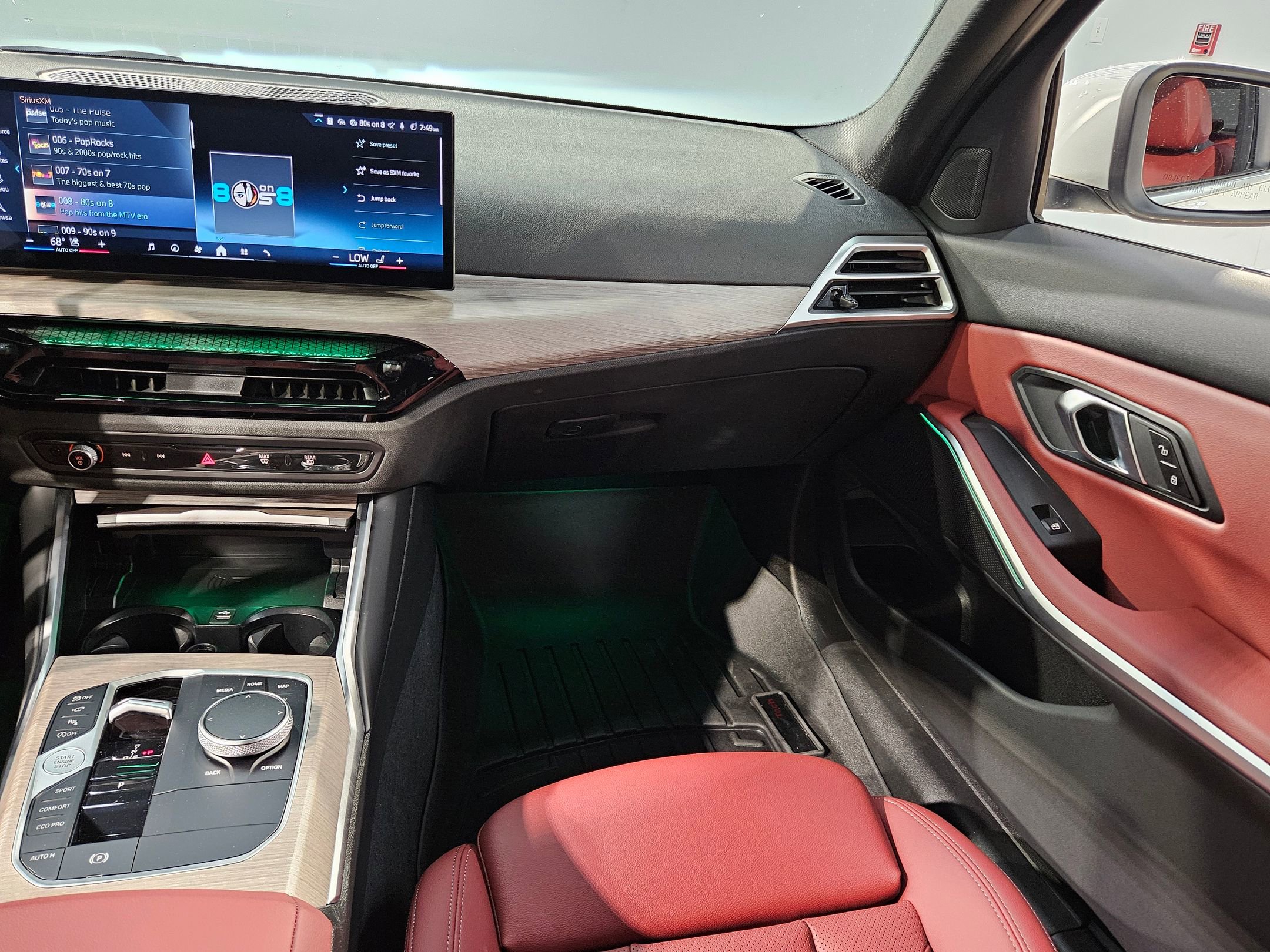 Used 2025 BMW 330i Sedan w/ Premium Package image 11