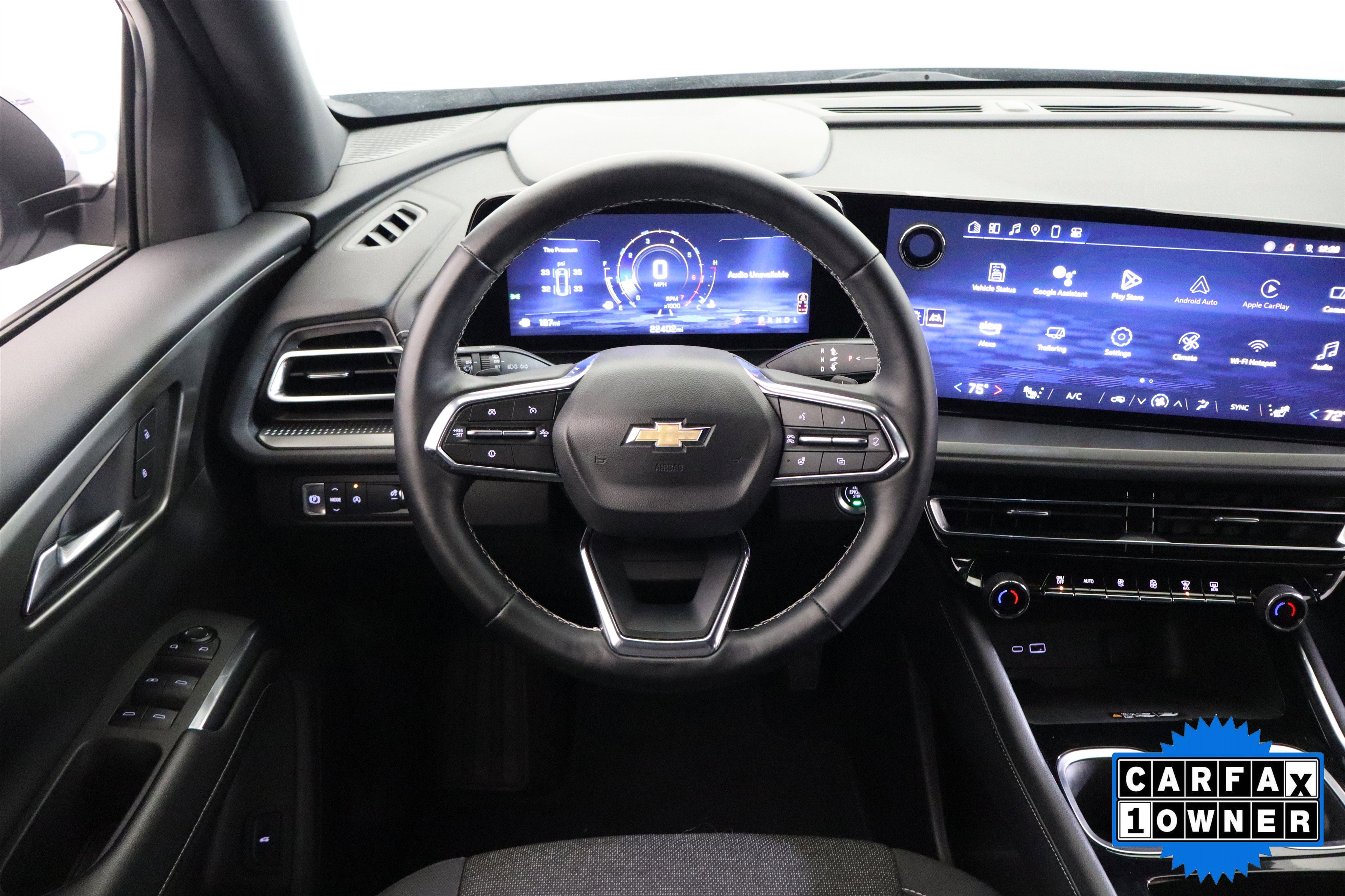 Used 2025 Chevrolet Traverse LT image 17