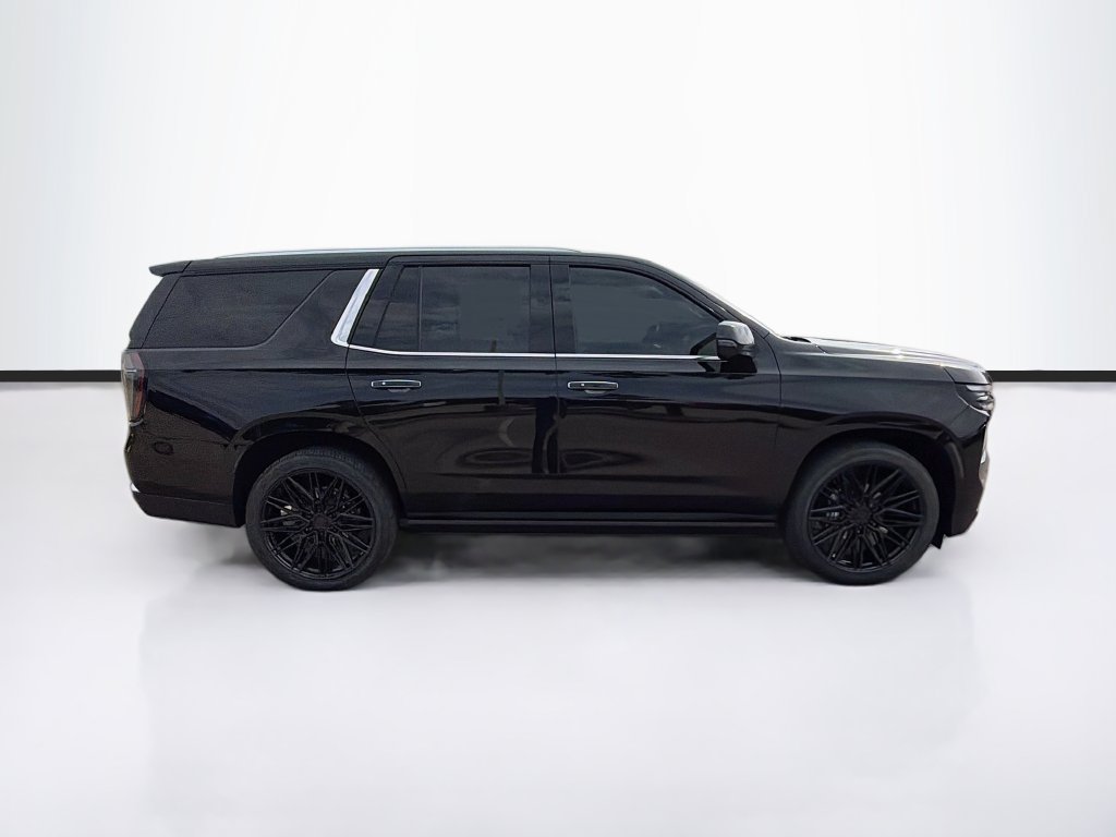 Used 2025 Chevrolet Tahoe High Country AWD/4WD image 4
