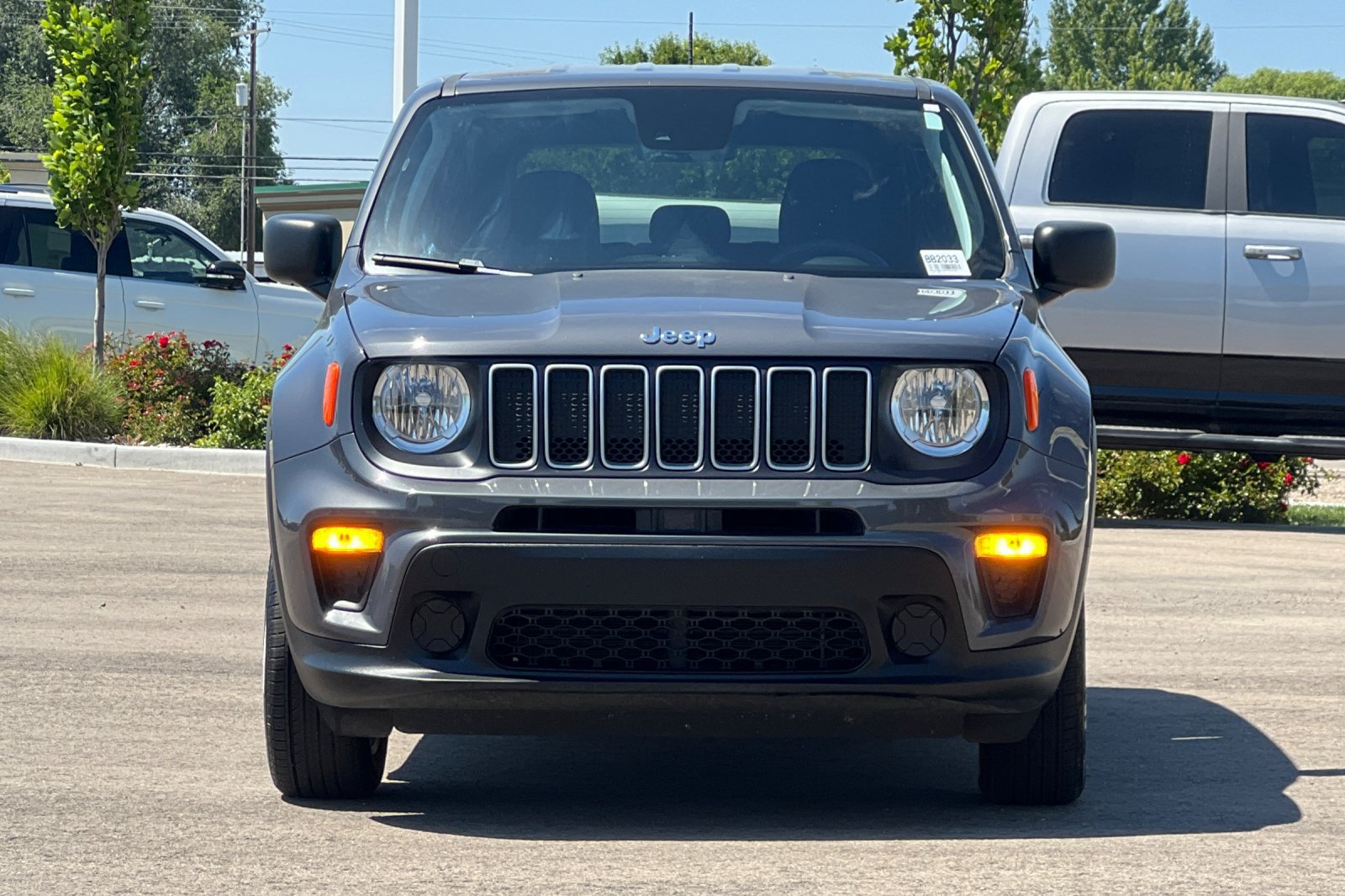 Used 2023 Jeep Renegade Latitude AWD/4WD image 12
